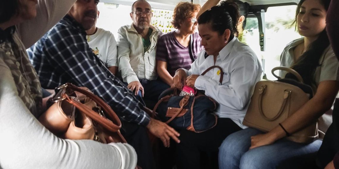 Ruta 123, los días que caben en un colectivo