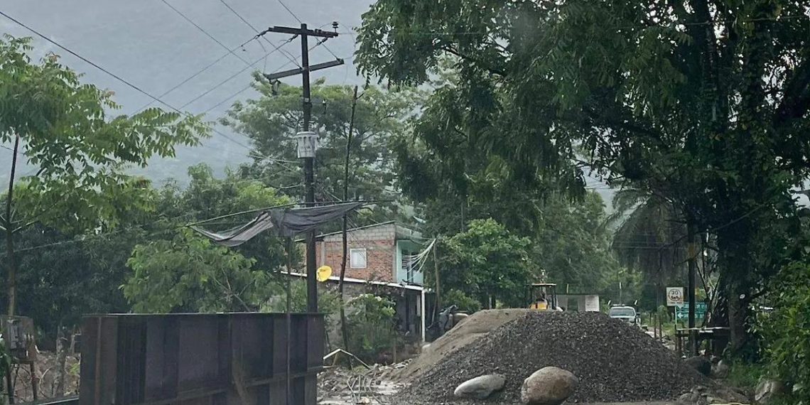En Huixtla realizan obras con cobros a las familias