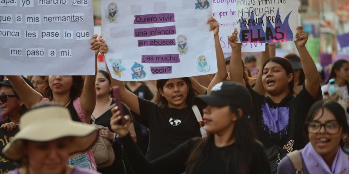 Analizan tipificar delito de acecho en Chiapas