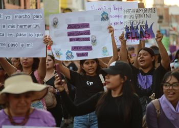 Analizan tipificar delito de acecho en Chiapas