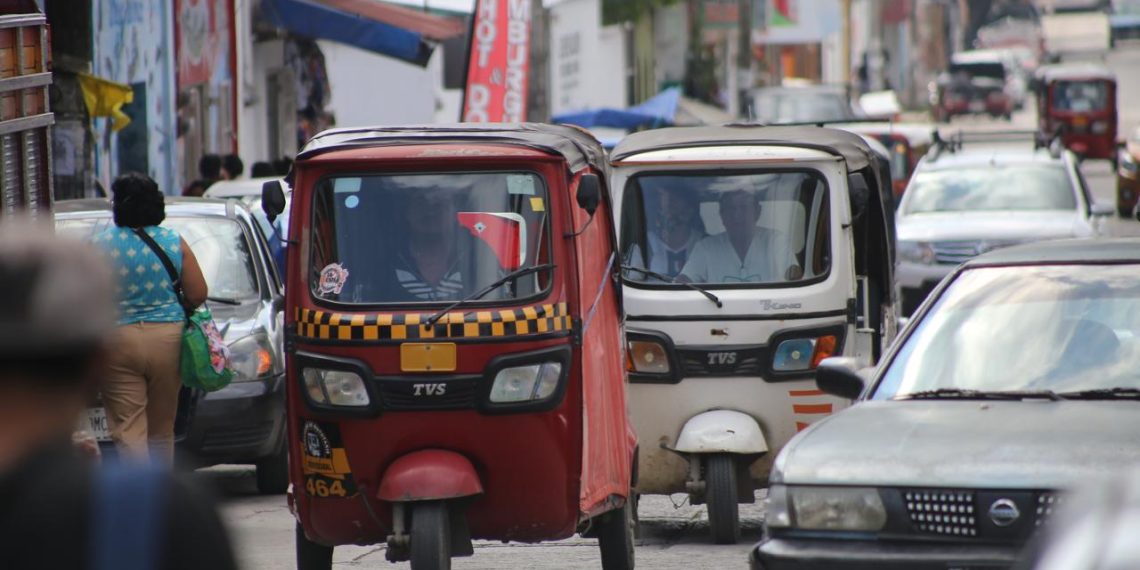 Acusan a edil de Huehuetán por alza de mototaxis ilegales