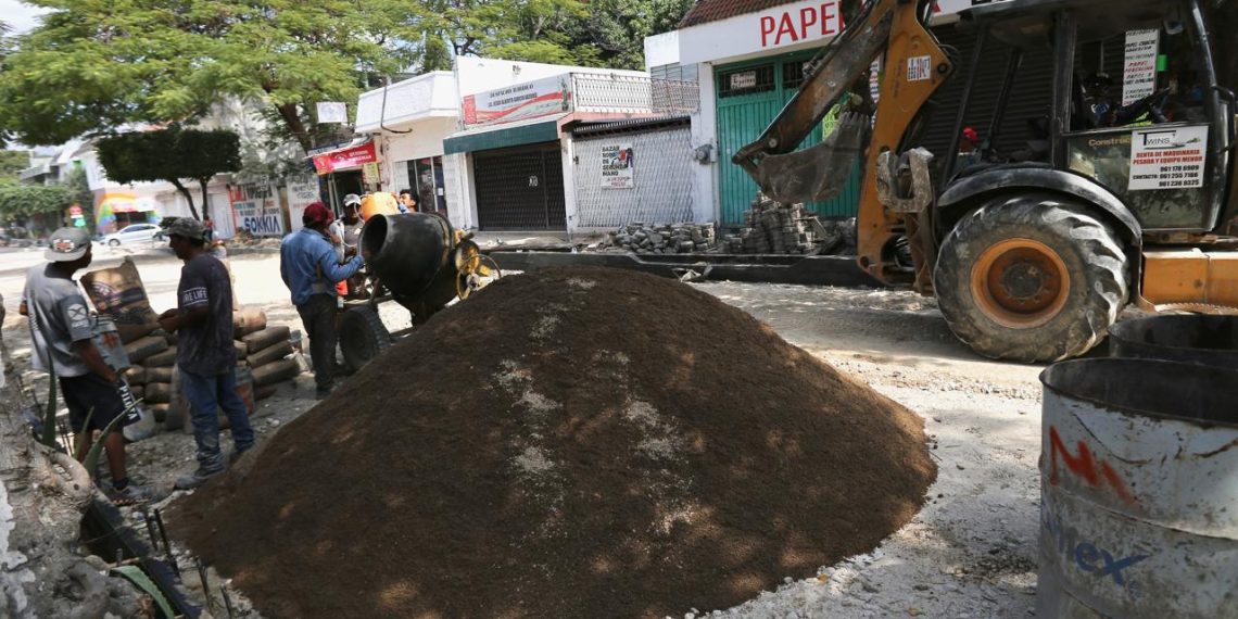 Alcalde delega obras a tricicleros en Pijijiapan