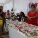 Mujeres artistas y artesanas impulsan economía con bazar 