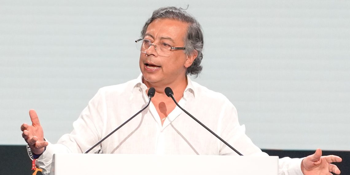 Petro acepta que no ha logrado la paz con guerrillas