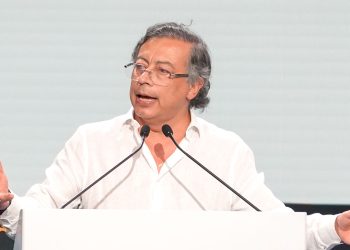 Petro acepta que no ha logrado la paz con guerrillas