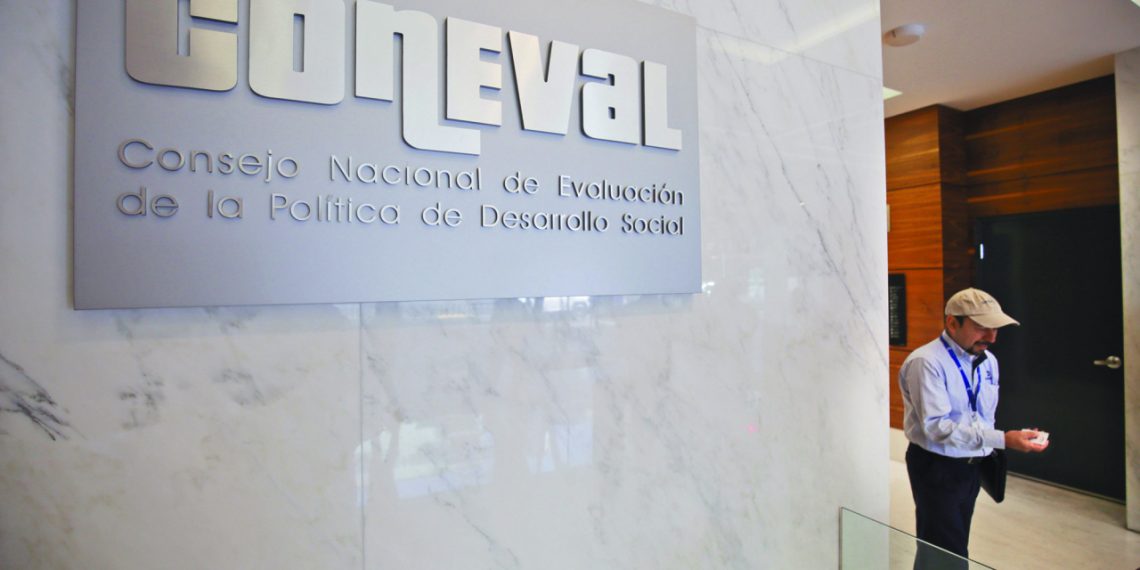 Reemplazarán al Coneval con método para medir la pobreza