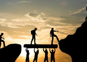 ALGO MÁS QUE PALABRAS