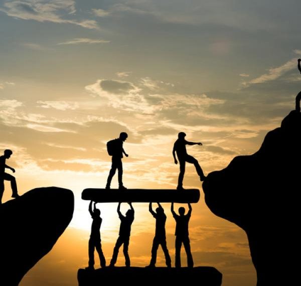 ALGO MÁS QUE PALABRAS