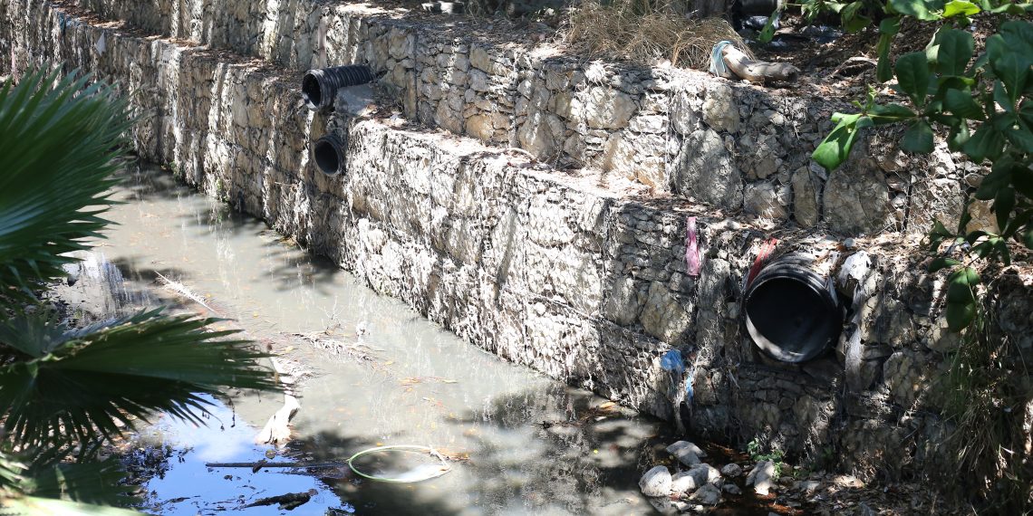 Tres Marías, contaminador de arroyo con aguas negras