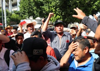 Exigen justicia por asesinato de defensor de comerciantes