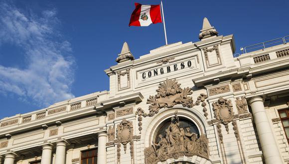 Congreso de Perú aprueba polémica amnistía a militares