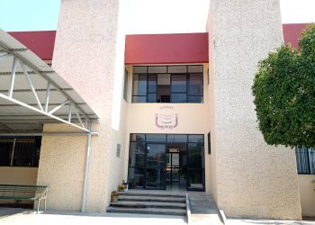 Protestan burócratas contra secretaria que no renuncia