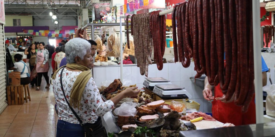Reciben locatarios multas y notificaciones sin avisos