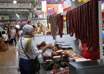 Reciben locatarios multas y notificaciones sin avisos