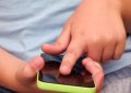 Brasil: aprueban ley para proteger menores en redes sociales