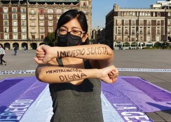 Buscan eliminar impuestos a parches y ropa menstrual