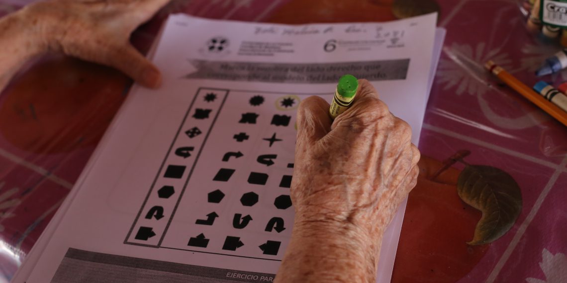 Vejez digna, con retos sociales y económicos