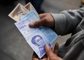 Salario mínimo en Venezuela llega a un solo dólar por mes