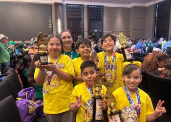 Niños chiapanecos conquistan podio mundial de cálculo mental