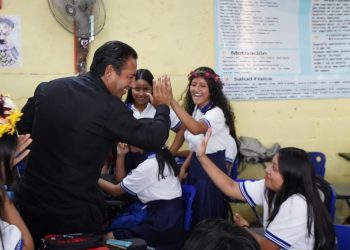 ERA y Fundación Coppel impulsan espacios dignos para estudiantes