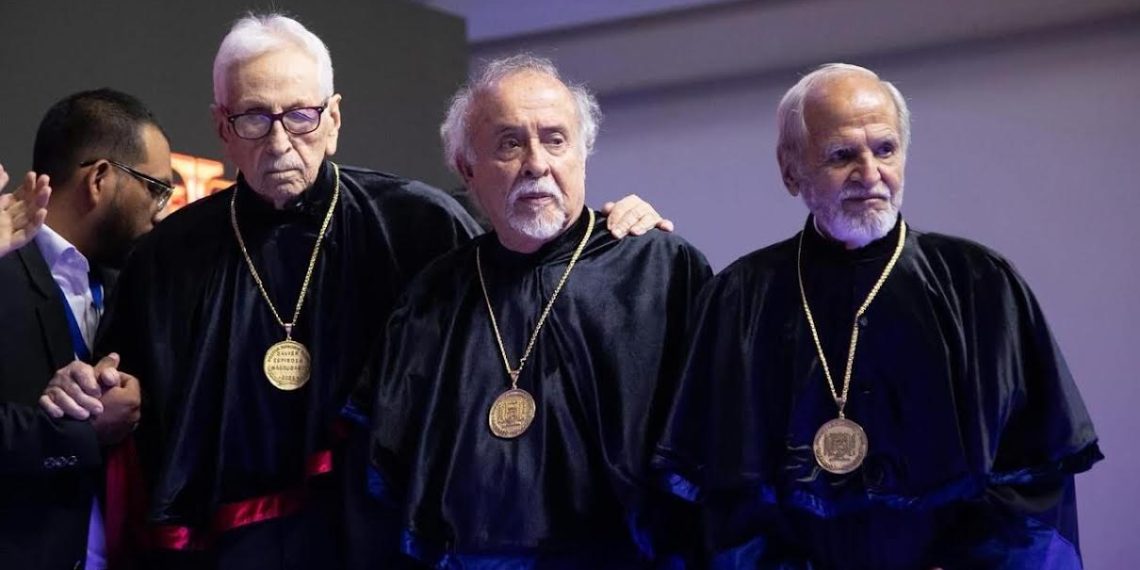 La UNACH reconoce a tres maestros de la palabra: Navarrete Cáceres, García de León y Espinosa Mandujano