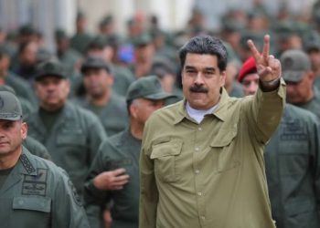 Maduro llama a cumplir entrenamiento militar masivo