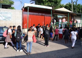 La exclusión escolar limita el futuro de estudiantes