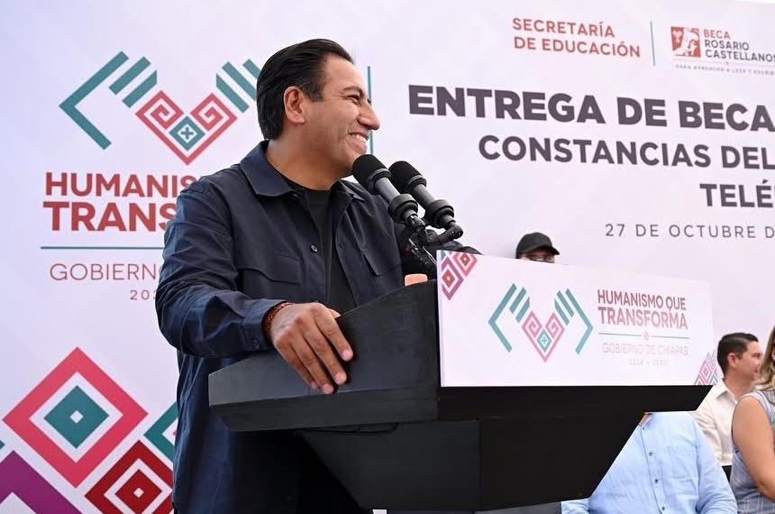 Eduardo Ramírez fortalece la lucha contra la ignorancia