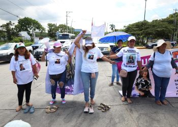 Las “Madres en Resistencia” mantienen plantón en Tuxtla
