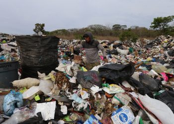 Basurero a cielo abierto provoca alerta ambiental