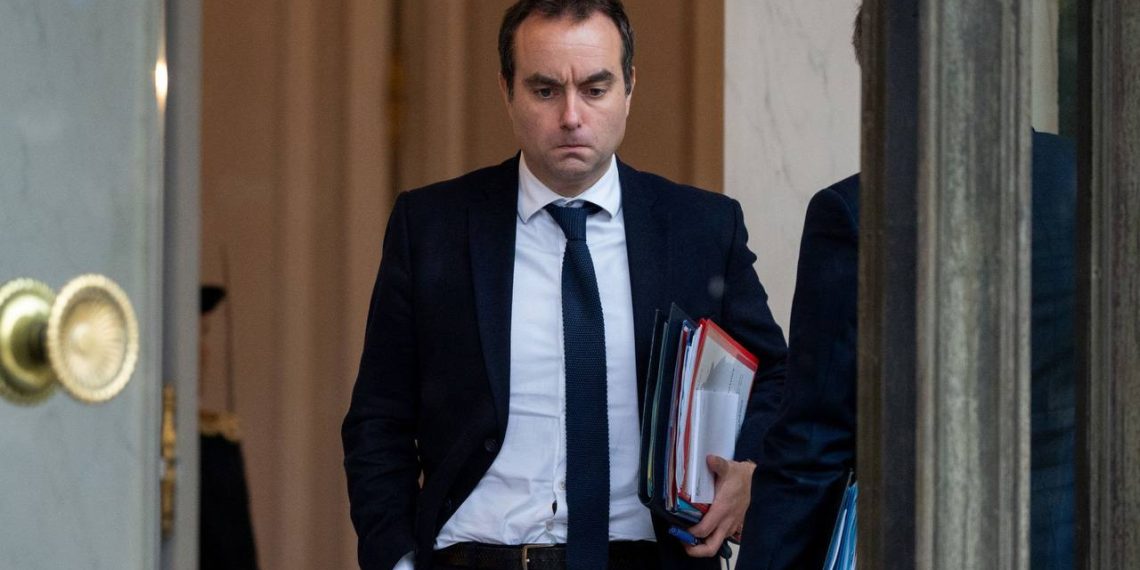 Renuncia el primer ministro en Francia tras presentar gabinete