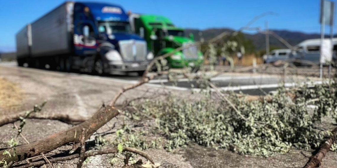 Cobros ilegales aumentan en carreteras de Larráinzar