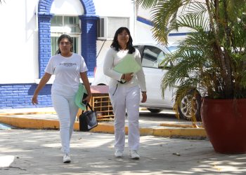 Miles de médicos jóvenes, fuera del sistema de salud