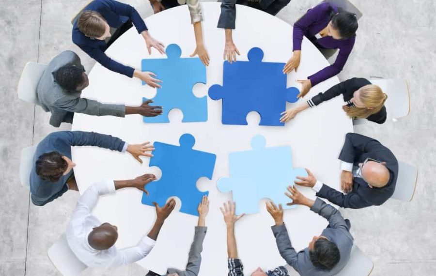 ALGO MÁS QUE PALABRAS