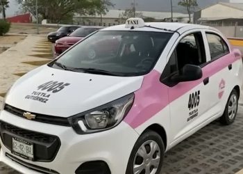 Taxis rosas del estado operan fuera de la ley