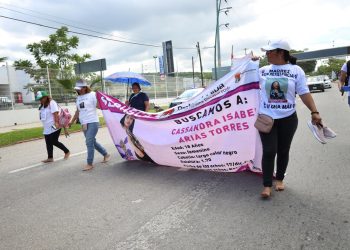 El desalojo de las Madres en resistencia activa a normalistas