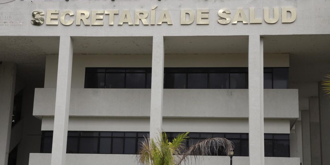 Paro de trabajadores muestra precariedad en el sector salud