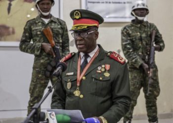 Militares de Guinea-Bissau nombran líder de transición