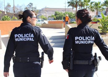 Monólogo expone carga laboral y la violencia a mujeres policías