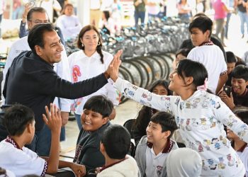 ERA entrega programas A Paso Firme y Bicis que Transforman