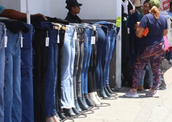 Empresarios amagan con dejar de pagar impuestos