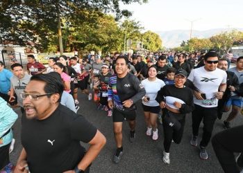 Junto a atletas, ERA participa en Carrera del Parachico 2026