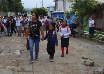 Comunidad alerta por profesor detenido en primaria de Comitán