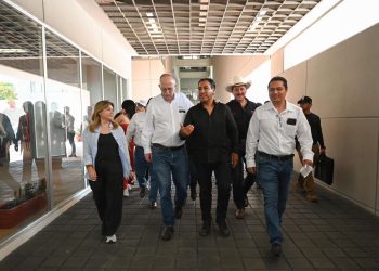 ERA y Julio Berdegué supervisan avances de la Planta Moscamed