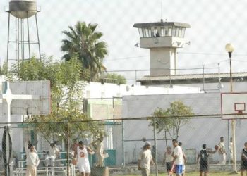 Denuncian red de cobros dentro de penal estatal