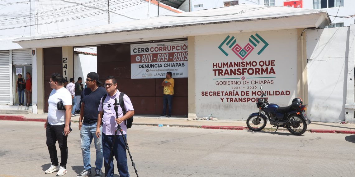 Acusan a exfuncionarios por concesiones falsas