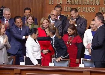 Asiste ERA a la conmemoración de la Constitución en Querétaro