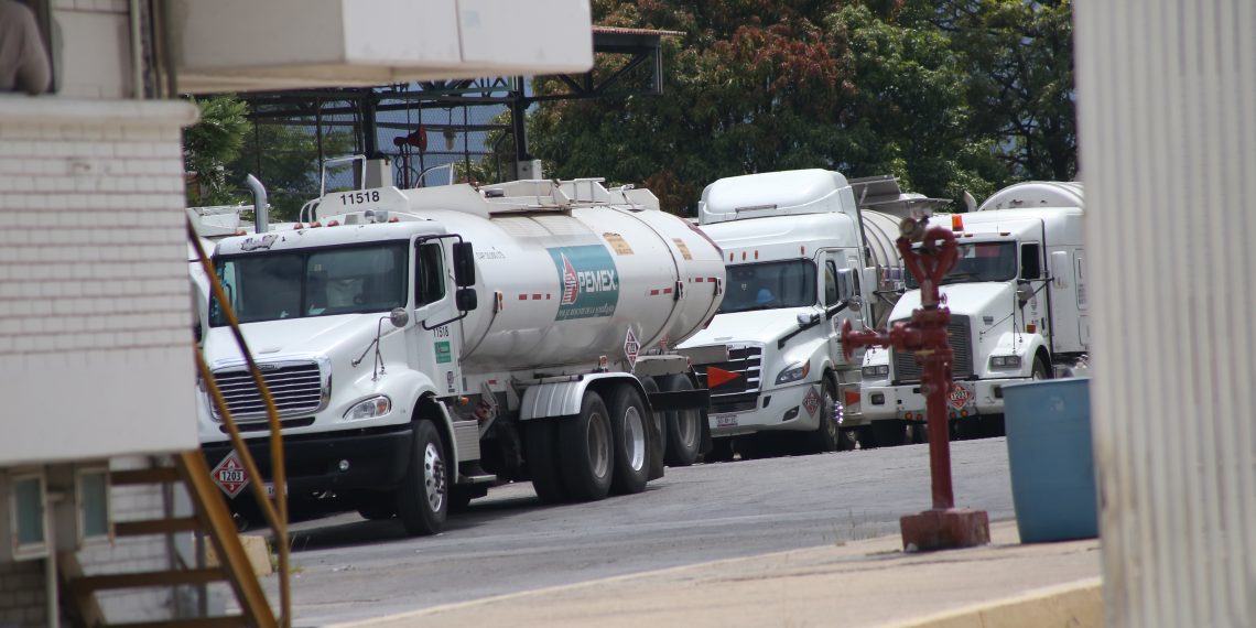 Atención médica en Pemex colapsa y genera protestas