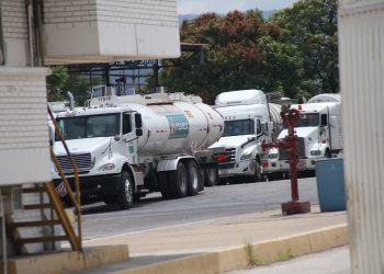 Atención médica en Pemex colapsa y genera protestas