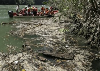 Plásticos amenazan costas chiapanecas